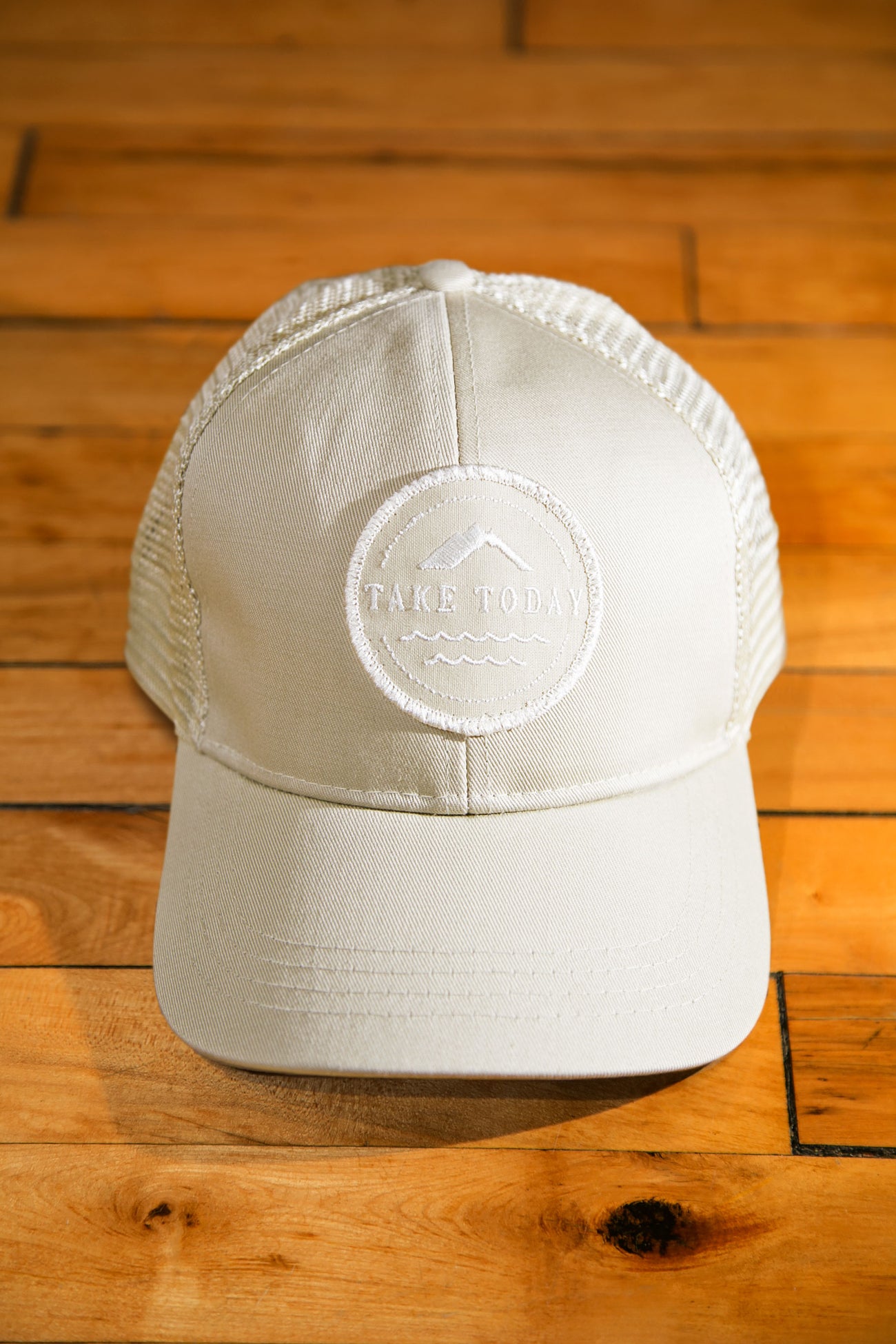 "uptown" trucker hat in canvas - Take Today Community